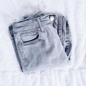 💋💋💋AE Outfitters Gray Hi-Rise Jegging